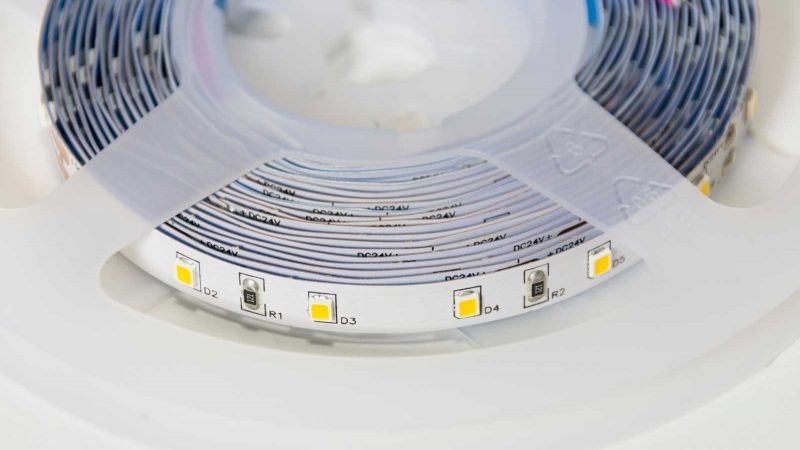 LED trakovi zagotavljajo vsestranskost ter preprosto montažo